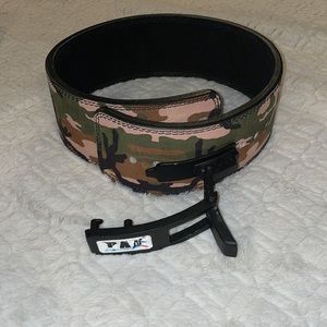 Powerlifting belt